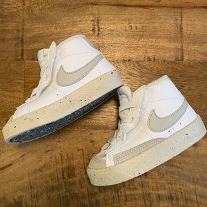 Never worn Nike Blazer Mid ‘77